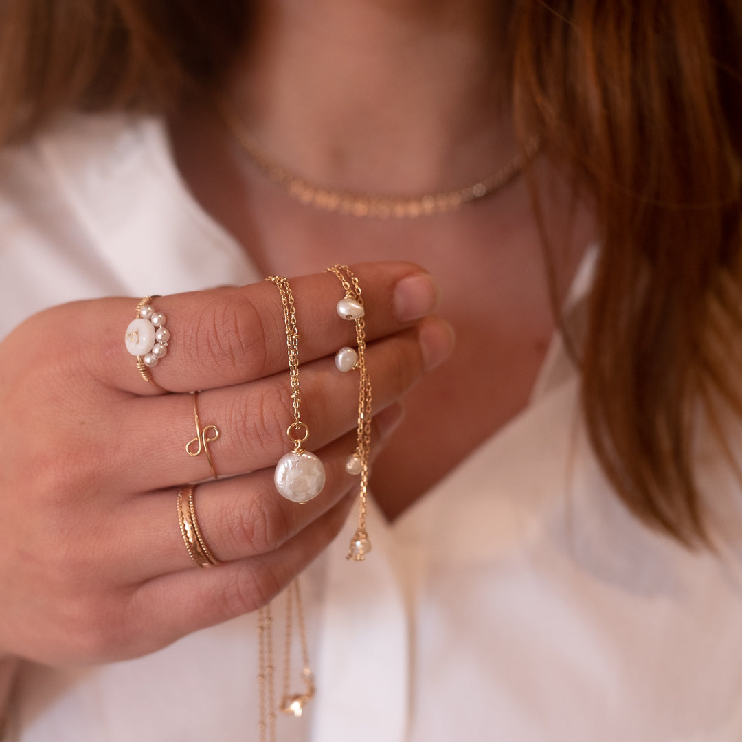 Colliers fins mailles fines perles naturelles, faits main de la marque MADELY
